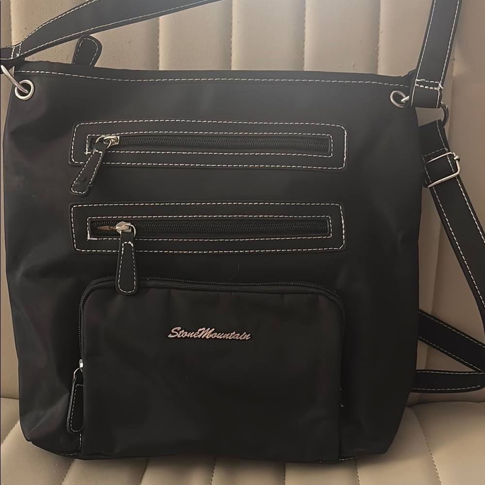 Stone Mountain Accessories Black Messenger Bag